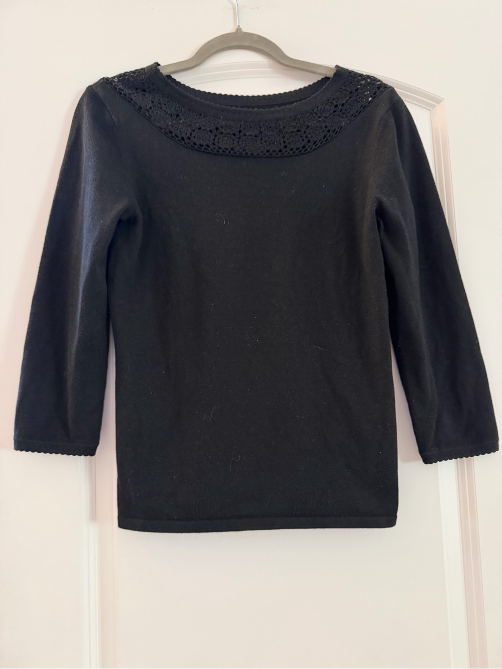 World Republic Crocheted Boat Neck 3/4 Sleeve Fitted Black Sweater. Rosettes. M